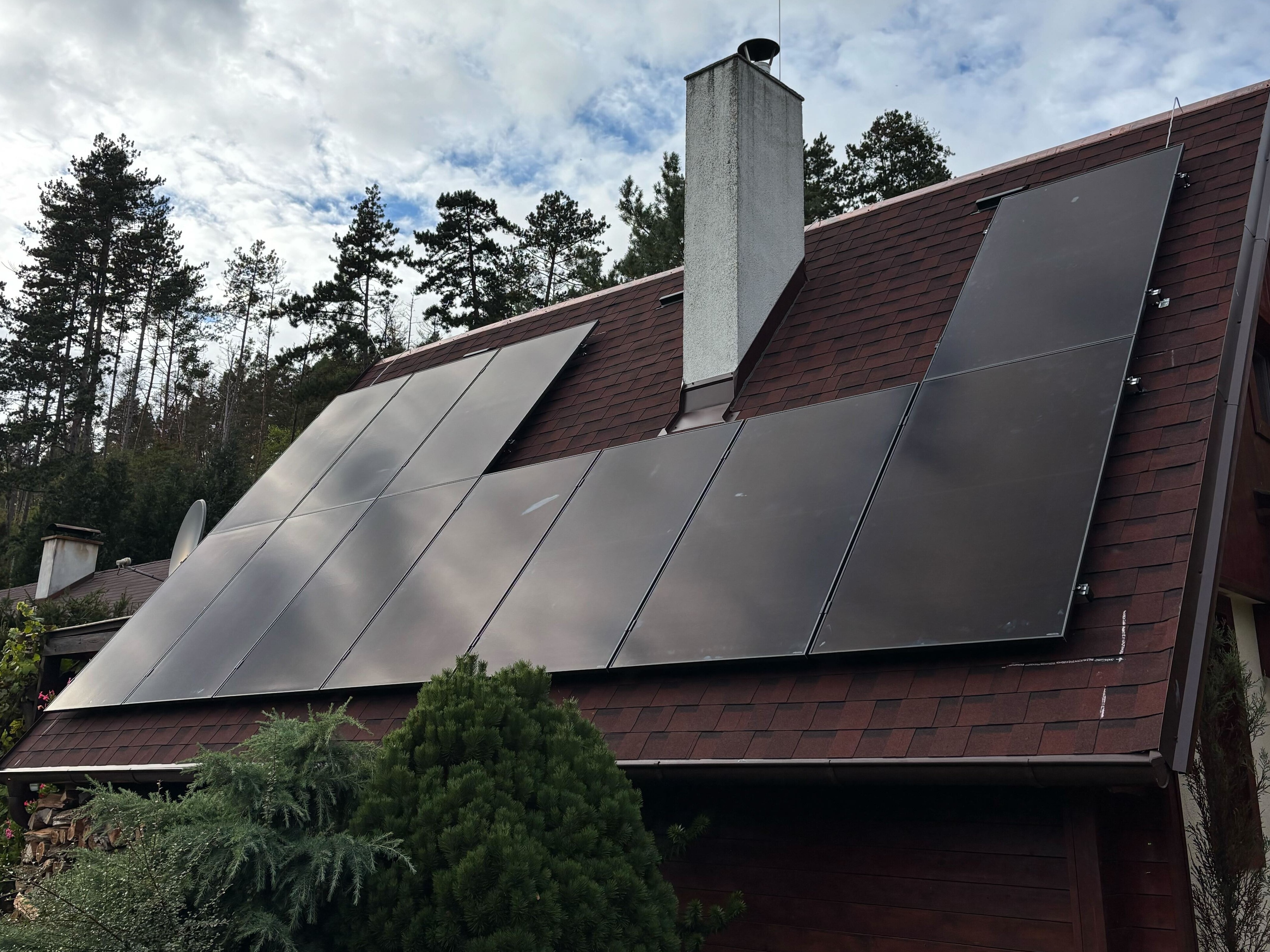 Županovice, 11x Aiko Solar 500, 5.5 kWp