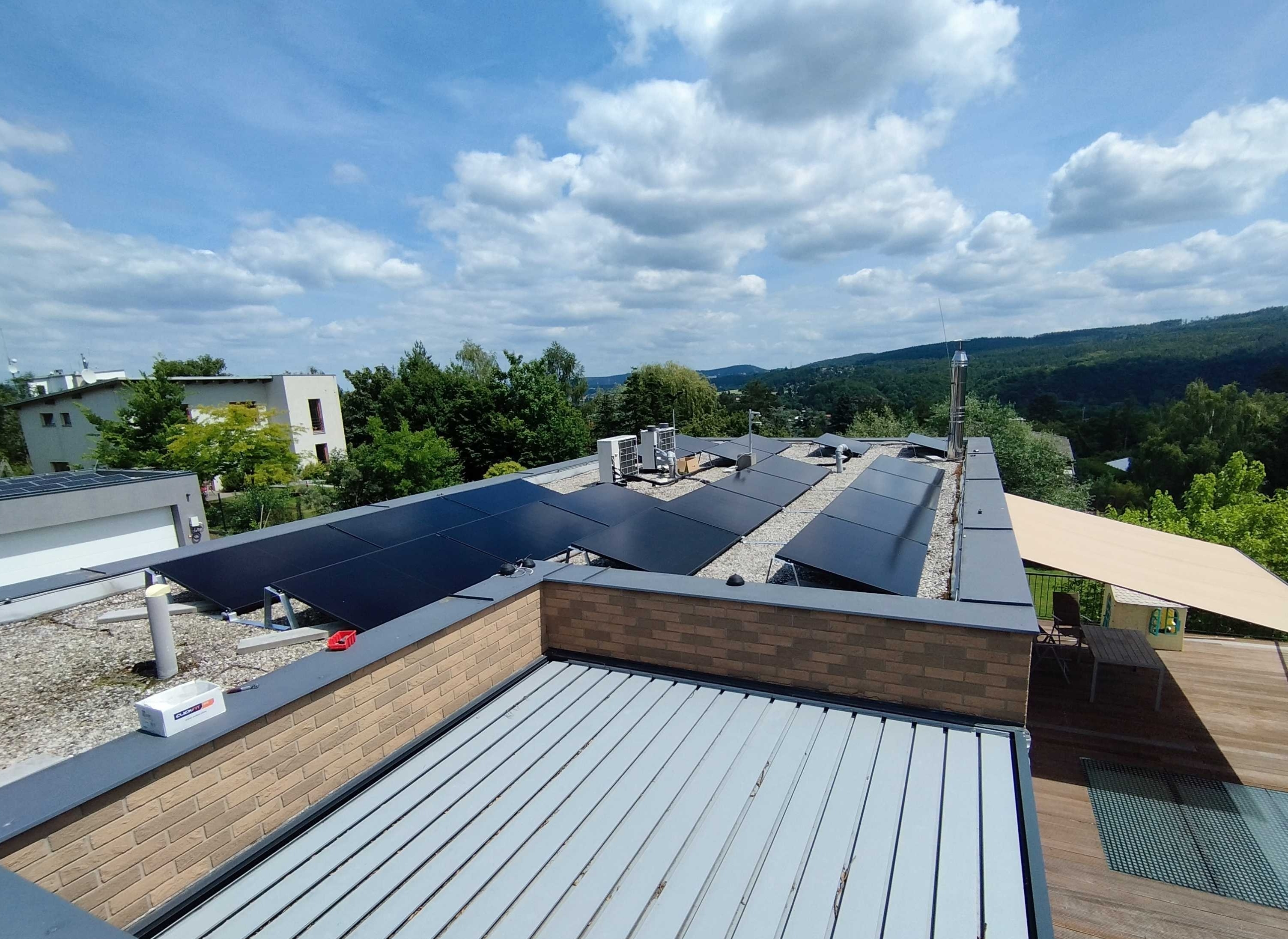 Černošice, 34x Aiko Solar 450, 15.3kWp