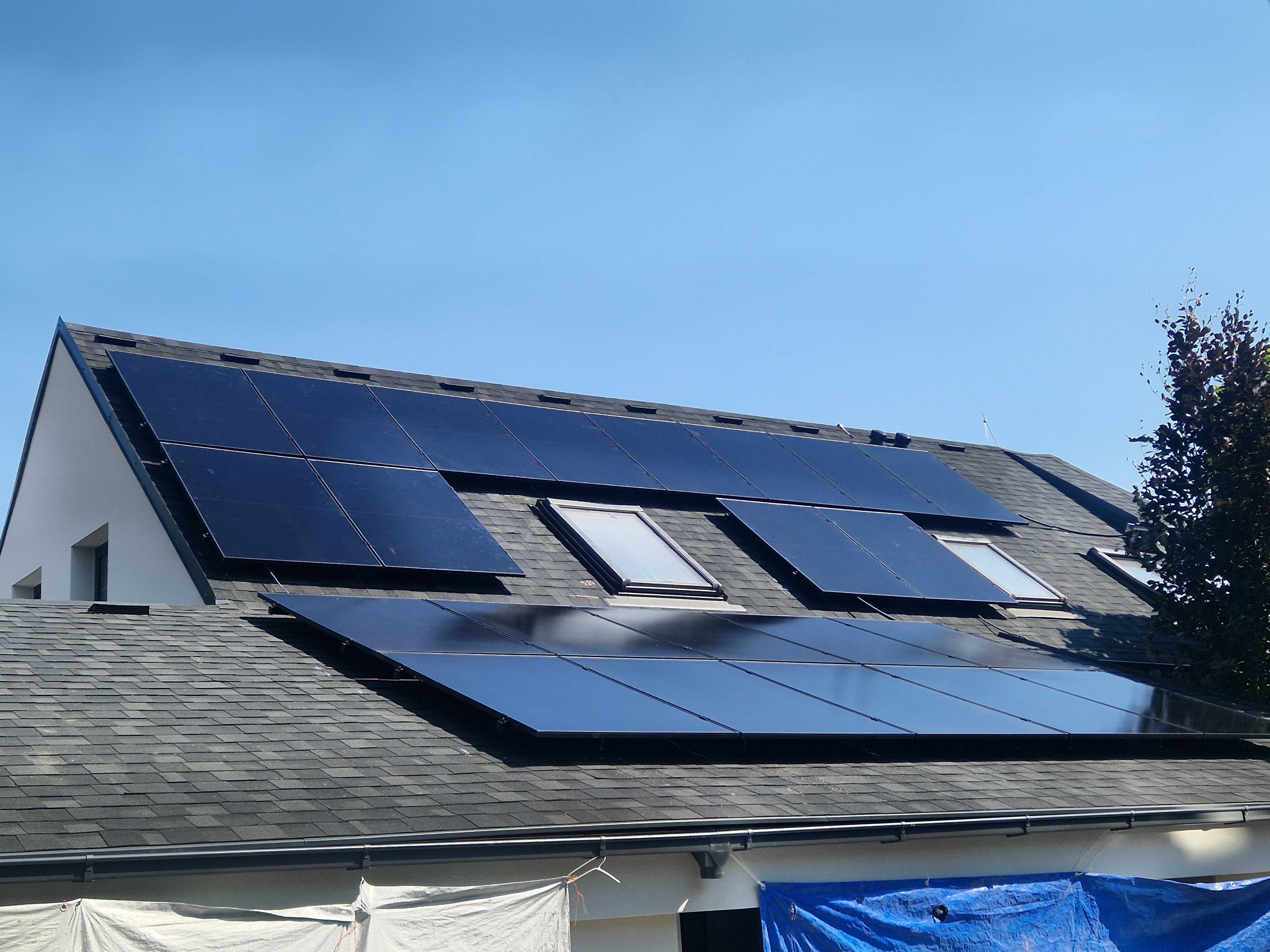 22x Aiko 460 Wp, 10.12 kWp, Středočeský kraj