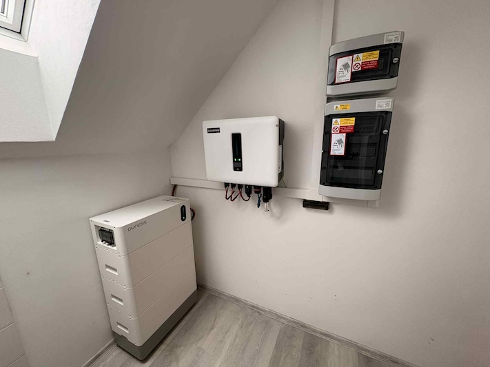 Verneřice, střídač Solinteg, 10kW, Dyness baterie, 11,52 kWh