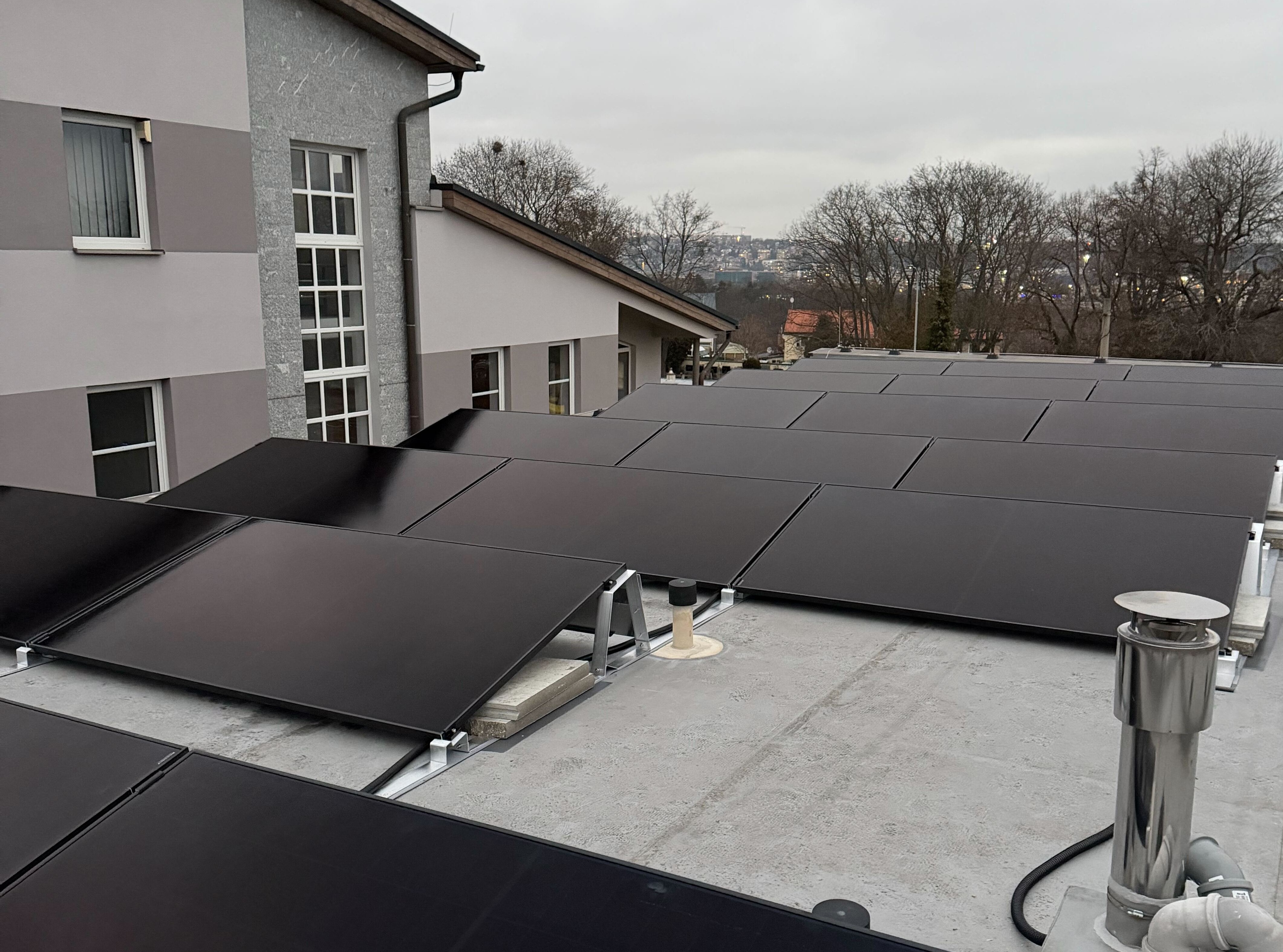 Praha, 20x Aiko Solar 500, 10.0 kWp