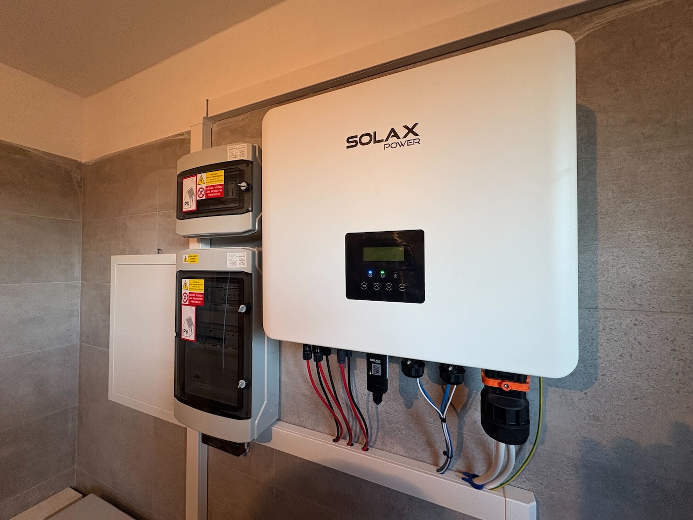 Hřebeč, měnič Hybrid (SolaX) X3-10.0-G4-Pro