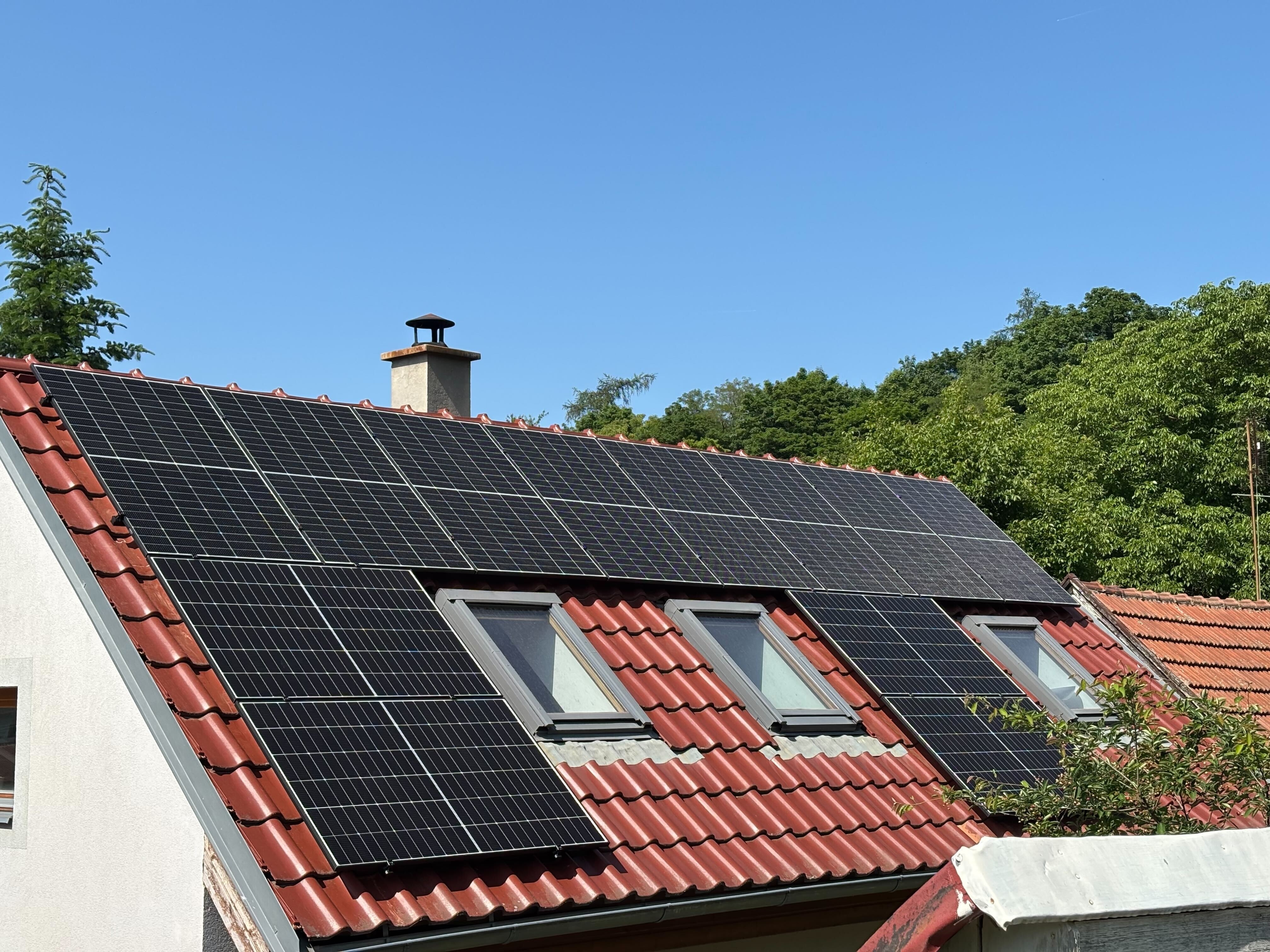Úholičky, 17x Trina Solar 450, 7.65kWp